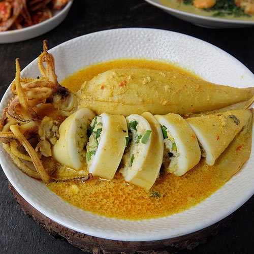 Gulai Cumi Isi Telur