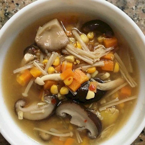 Sup Jamur Kancing Bumbu Pedas