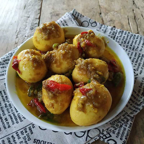 Telur Bumbu Kunyit Terasi